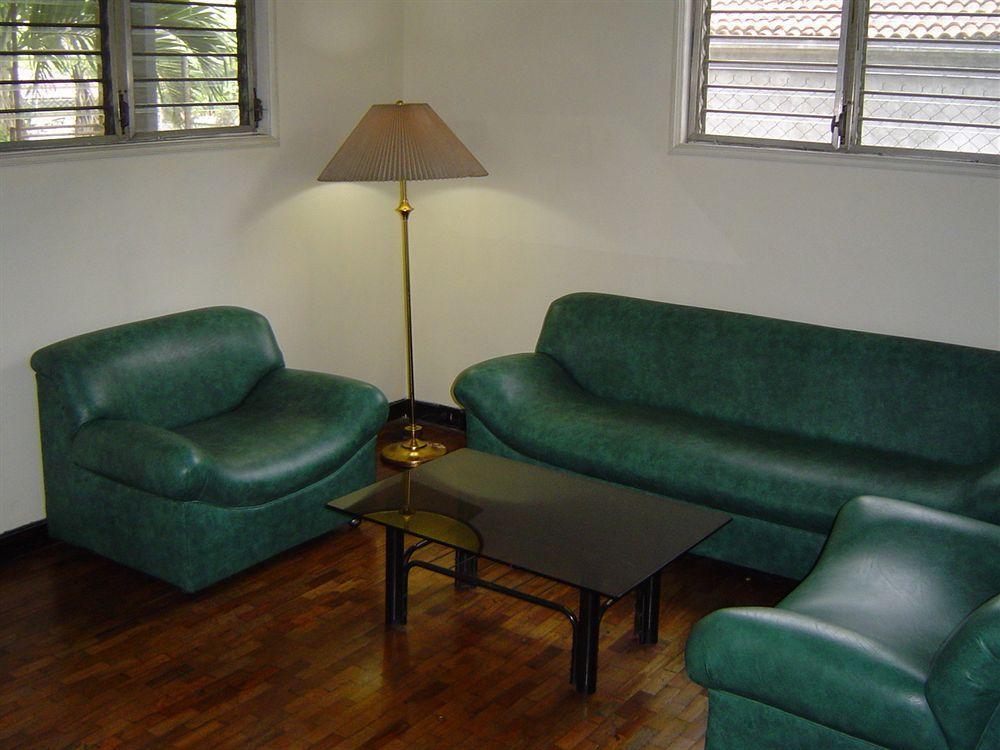 Reddoorz At Broadway Court Apartelle Quezon City Kültér fotó