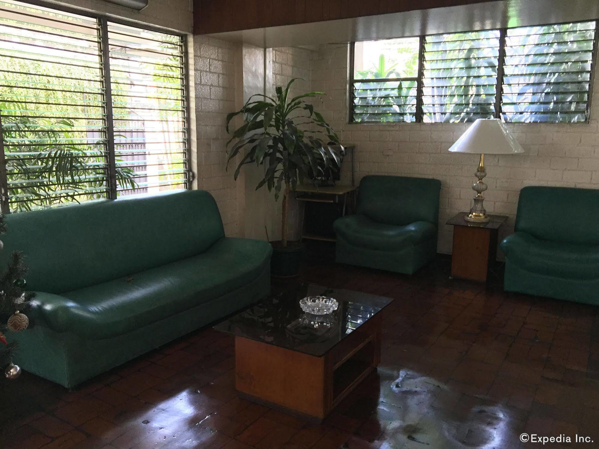 Reddoorz At Broadway Court Apartelle Quezon City Kültér fotó
