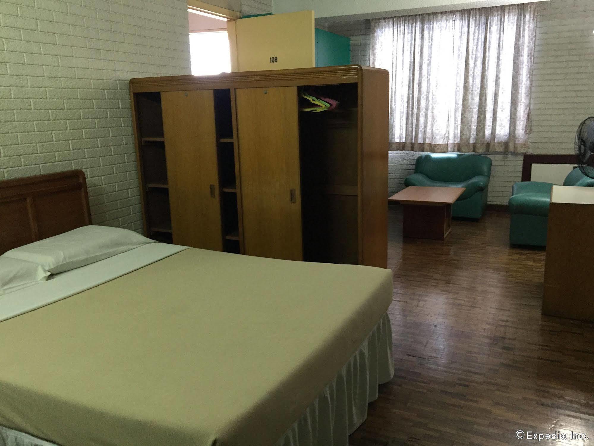 Reddoorz At Broadway Court Apartelle Quezon City Kültér fotó