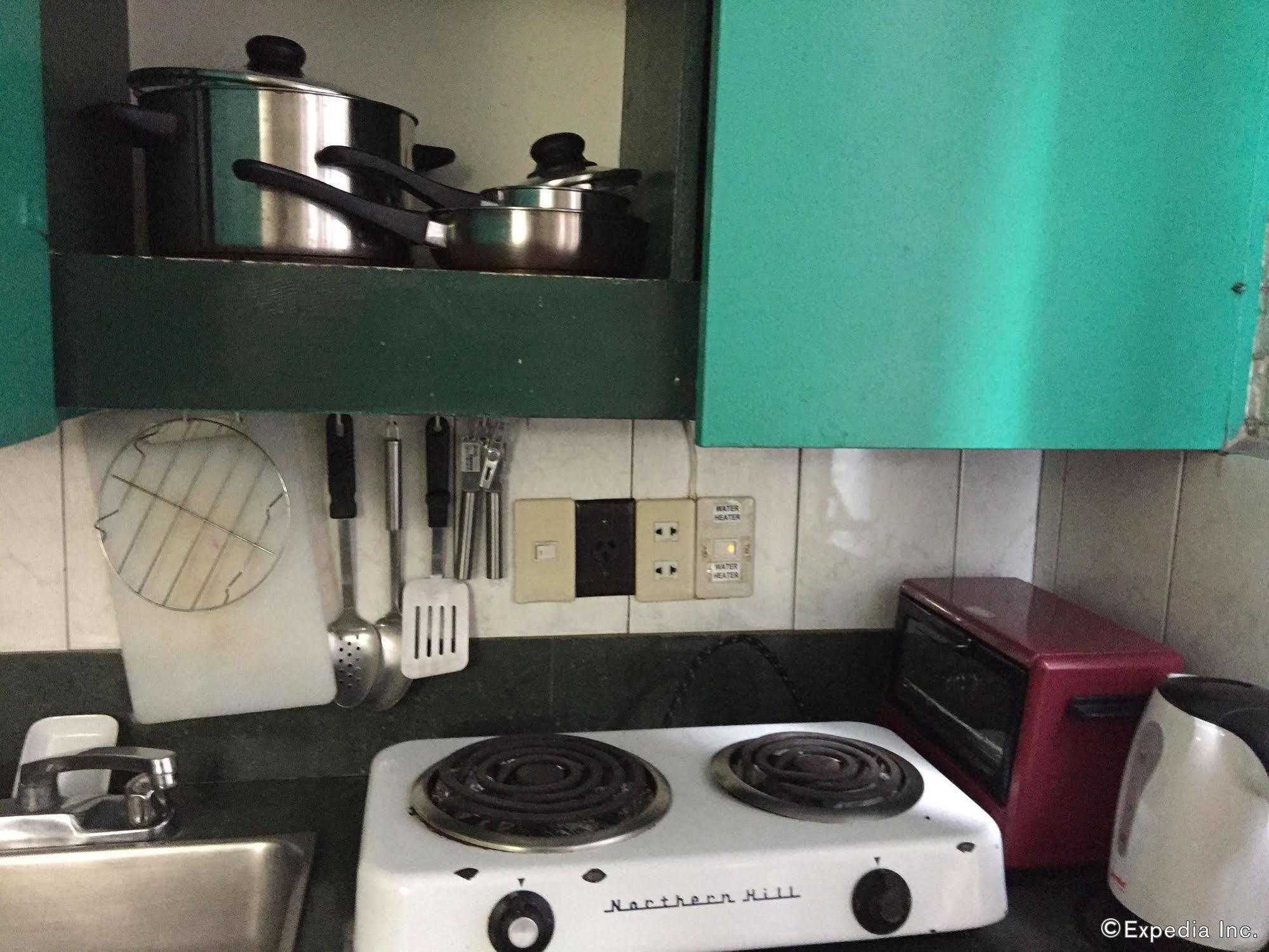 Reddoorz At Broadway Court Apartelle Quezon City Kültér fotó