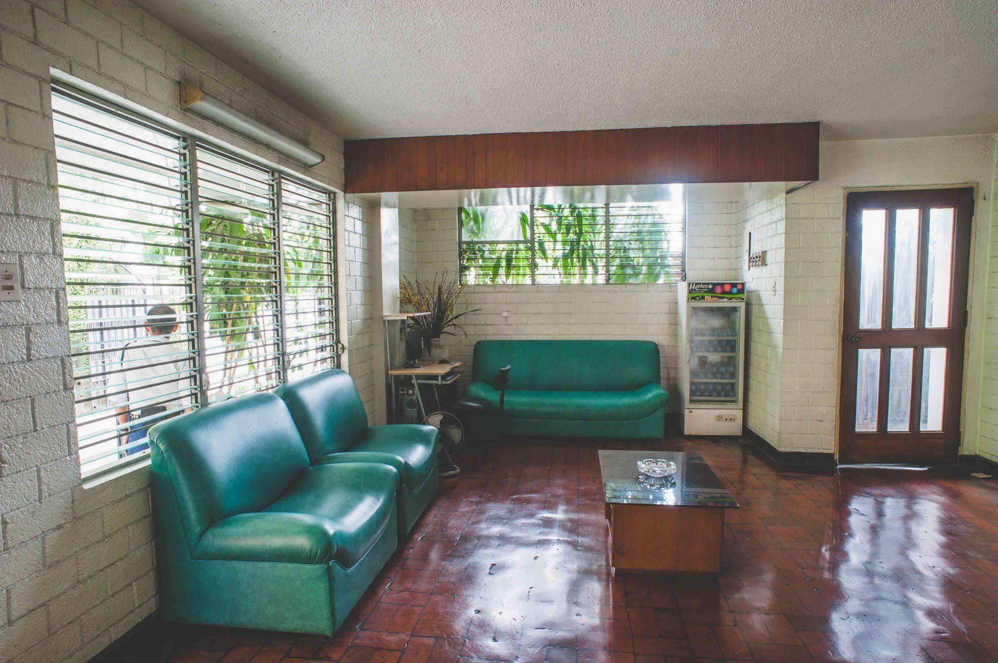 Reddoorz At Broadway Court Apartelle Quezon City Kültér fotó