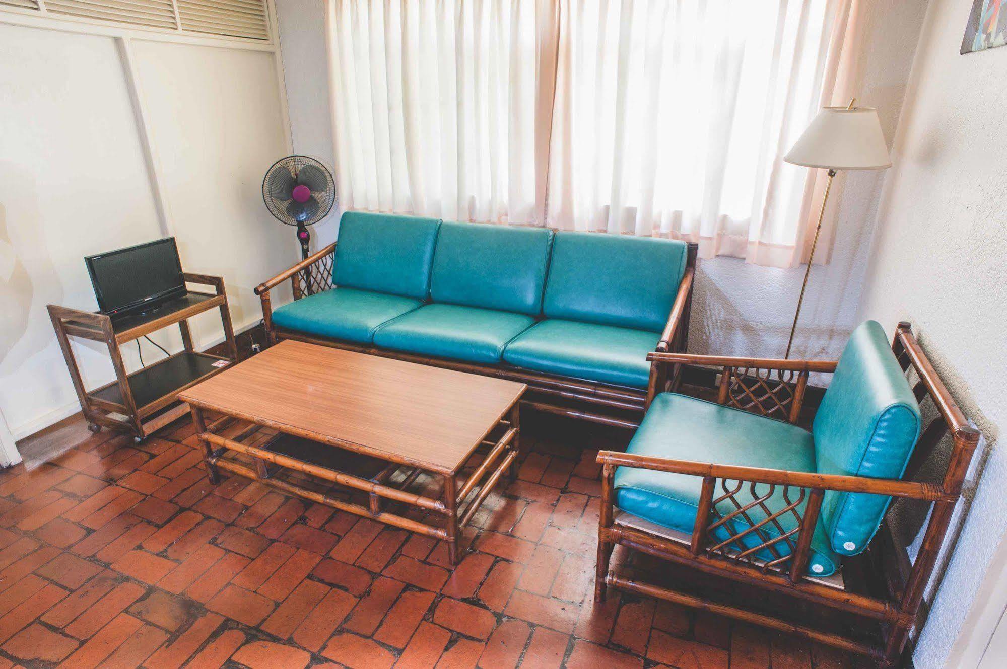 Reddoorz At Broadway Court Apartelle Quezon City Kültér fotó